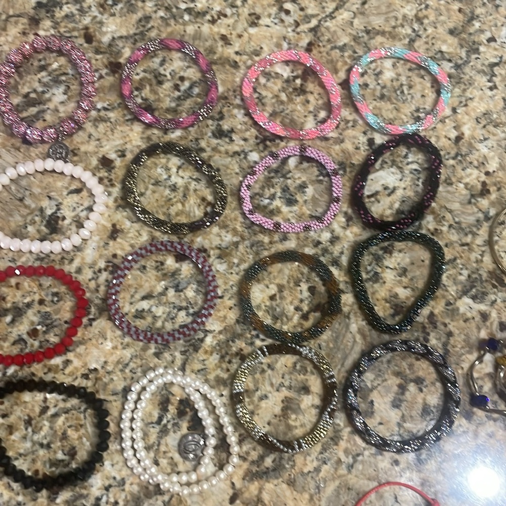 Multicolor bracelets - Picture 7 of 7